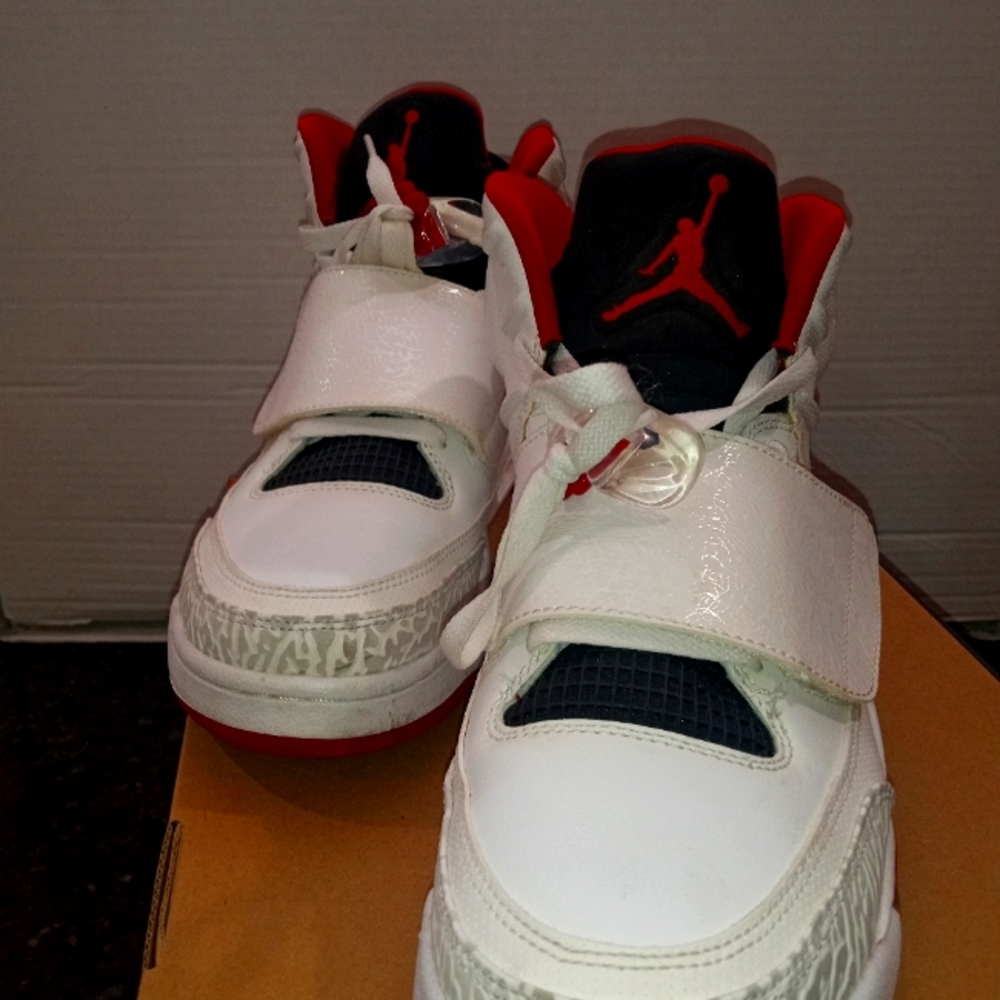 Jordans - Picture 4 of 4